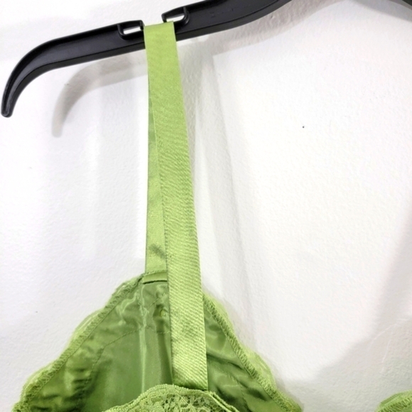 Apple Green Lace Trim Satin Camisole Cami Top Sexy Silky Smooth Tank 9/10 - Picture 10 of 12